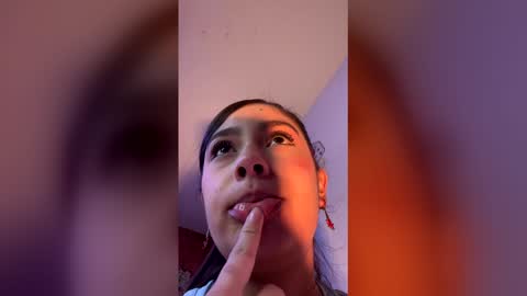 michellepetitte online show from 21, 4, 2026