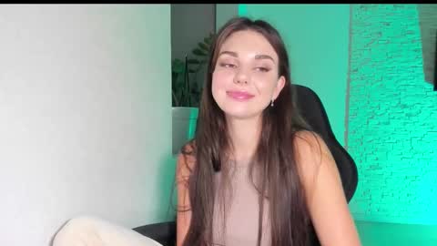 Snapshot of michelliibeautiful chatting on 8, 10, 2025 Michellee online show from 8, 10, 2025