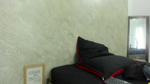 Snapshot of mick_lollipopp chatting on 2, 5, 2026 mick_lollipopp online show from 2, 5, 2026