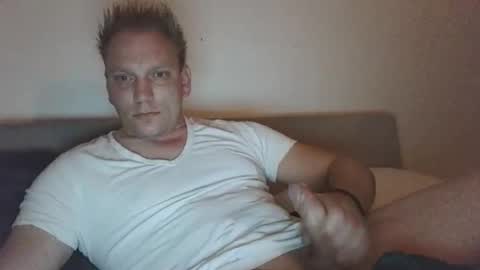 mickkxl online show from 3, 12, 2024