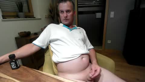 Snapshot of microsbody chatting on 28, 6, 2026 microsbody online show from 28, 6, 2026