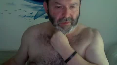 Snapshot of midhir chatting on 16, 1, 2025 kike online show from 16, 1, 2025