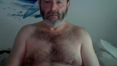 Snapshot of midhir chatting on 17, 1, 2025 kike online show from 17, 1, 2025