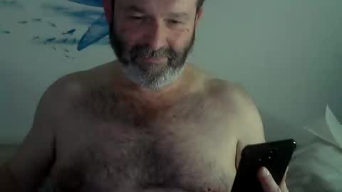 Snapshot of midhir chatting on 17, 1, 2025 kike online show from 17, 1, 2025