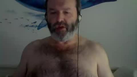 Snapshot of midhir chatting on 21, 1, 2025 kike online show from 21, 1, 2025