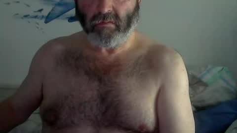 Snapshot of midhir chatting on 31, 1, 2025 kike online show from 31, 1, 2025