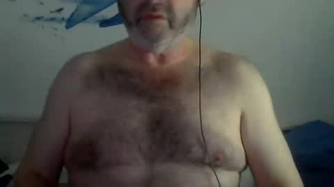 Snapshot of midhir chatting on 1, 2, 2025 kike online show from 1, 2, 2025