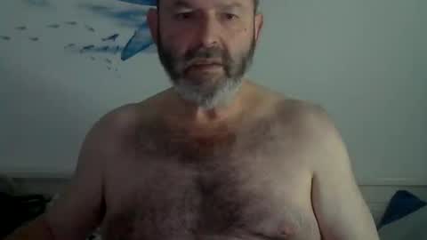 Snapshot of midhir chatting on 15, 2, 2025 kike online show from 15, 2, 2025