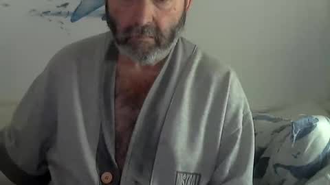 Snapshot of midhir chatting on 25, 2, 2025 kike online show from 25, 2, 2025