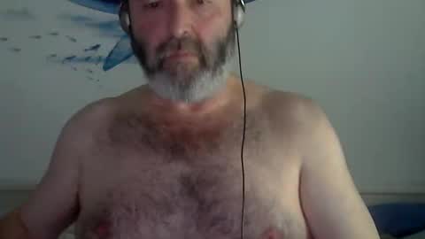 Snapshot of midhir chatting on 27, 2, 2025 kike online show from 27, 2, 2025