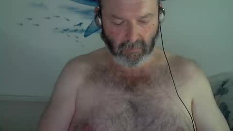 Snapshot of midhir chatting on 1, 3, 2025 kike online show from 1, 3, 2025