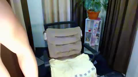 Snapshot of midnight_cum021725 chatting on 25, 10, 2025 Dave online show from 25, 10, 2025