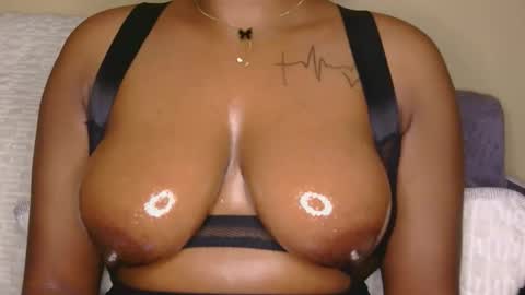 Snapshot of midnight_goddess chatting on 12, 11, 2025 Kelly online show from 12, 11, 2025