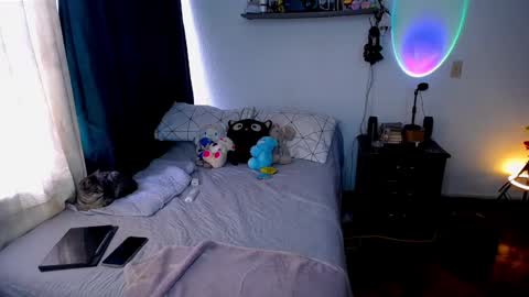 Pola  INDEPENDENT MODEL online show from 4, 3, 2025