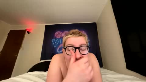 midnightmochi2 online show from 19, 4, 2026