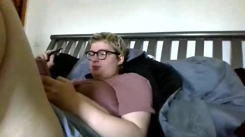 midnightmochi2 online show from 19, 5, 2026