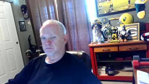 Snapshot of midwestdad09 chatting on 8, 4, 2026 midwestdad09 online show from 8, 4, 2026
