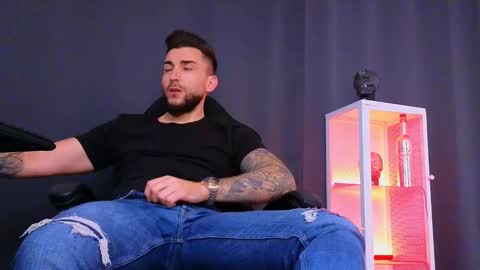 MightyAaron online show from 4, 2, 2025