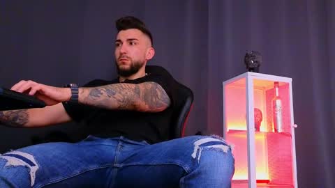 MightyAaron online show from 8, 2, 2025