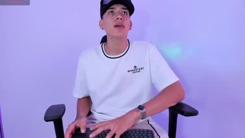 Snapshot of miguel_cagee chatting on 24, 10, 2025 miguel_cagee online show from 24, 10, 2025