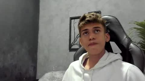 Miguel Hernandez online show from 5, 12, 2024