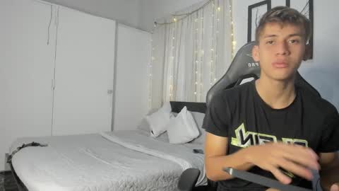 Miguel Hernandez online show from 11, 2, 2025