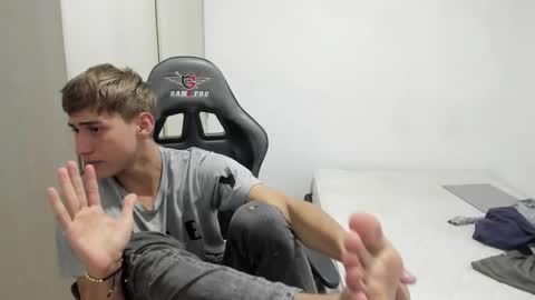 Miguel Hernandez online show from 3, 12, 2025