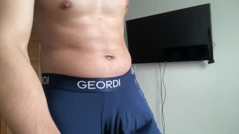 Snapshot of miguelmazo193 chatting on 4, 6, 2026 miguelmazo193 online show from 4, 6, 2026