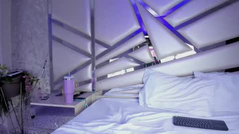 MIA 3 online show from 28, 2, 2025