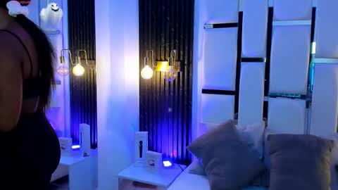 Snapshot of miia_schwarz chatting on 28, 10, 2025 Miia Schwarz online show from 28, 10, 2025