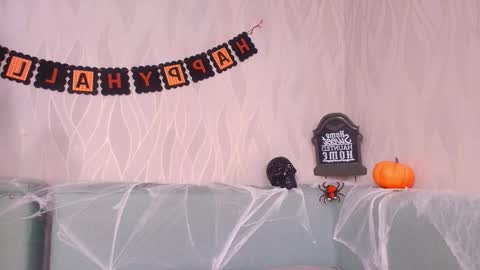 miia scoott  online show from 25, 10, 2025