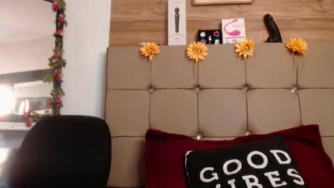 miia online show from 12, 11, 2025