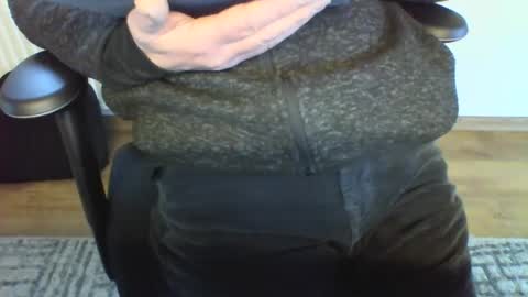 Snapshot of mik116 chatting on 5, 2, 2025 mik online show from 5, 2, 2025