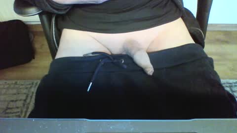 Snapshot of mik116 chatting on 13, 2, 2025 mik online show from 13, 2, 2025