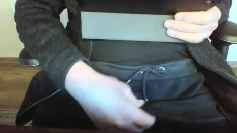 Snapshot of mik116 chatting on 28, 2, 2025 mik online show from 28, 2, 2025