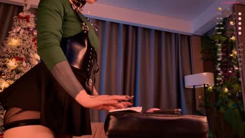 mika_moon_ online show from 26, 12, 2024