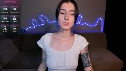 Snapshot of mika_reid chatting on 22, 9, 2025 Mika online show from 22, 9, 2025