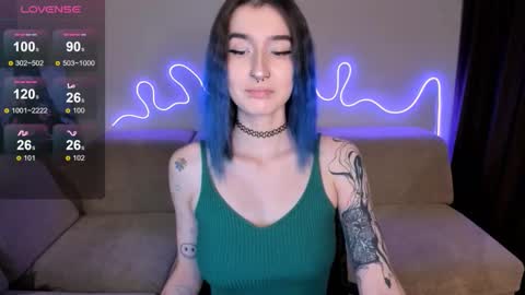 Snapshot of mika_reid chatting on 12, 10, 2025 Mika online show from 12, 10, 2025