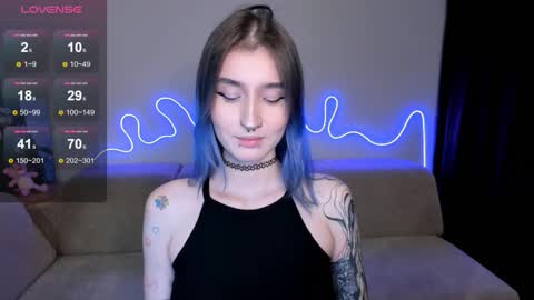 Snapshot of mika_reid chatting on 28, 10, 2025 Mika online show from 28, 10, 2025