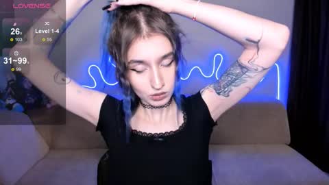 Snapshot of mika_reid chatting on 29, 11, 2025 Mika online show from 29, 11, 2025