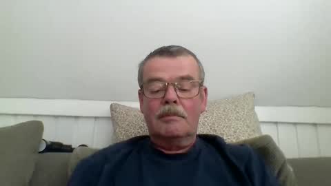 Snapshot of mikael42 chatting on 21, 4, 2026 mikael42 online show from 21, 4, 2026