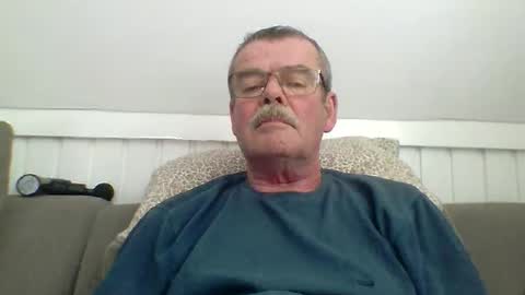 Snapshot of mikael42 chatting on 24, 4, 2026 mikael42 online show from 24, 4, 2026