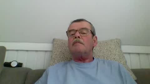 Snapshot of mikael42 chatting on 25, 4, 2026 mikael42 online show from 25, 4, 2026