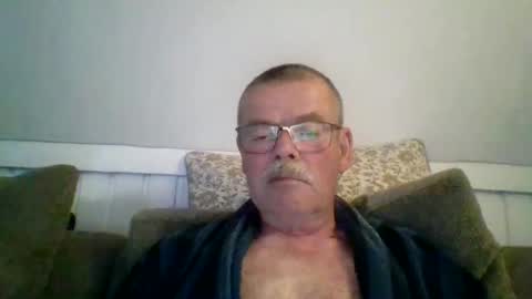 Snapshot of mikael42 chatting on 19, 5, 2026 mikael42 online show from 19, 5, 2026