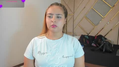 Mikaela blondie bigass online show from 20, 4, 2026