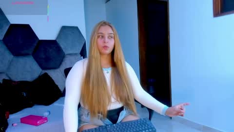 Mikaela blondie bigass online show from 21, 5, 2026