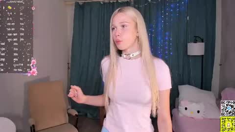 Snapshot of mikaelataron chatting on 27, 6, 2026 Angel girl online show from 27, 6, 2026