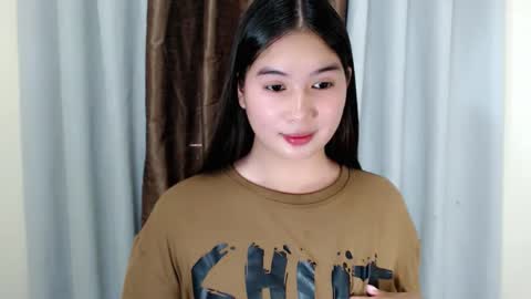 Snapshot of mikayla_slut chatting on 31, 10, 2025 Kyla online show from 31, 10, 2025