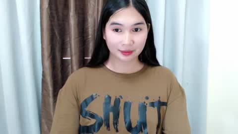 Snapshot of mikayla_slut chatting on 1, 11, 2025 Kyla online show from 1, 11, 2025