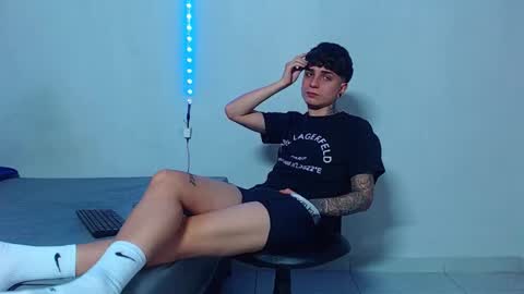 Mike IMDEPENDIENT MODEL online show from 2, 11, 2025